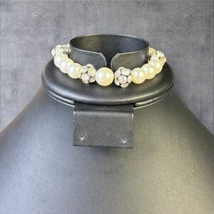 238. Silver Beaded Faux Pearl Rhinestone‎ Adjustable Bracelet